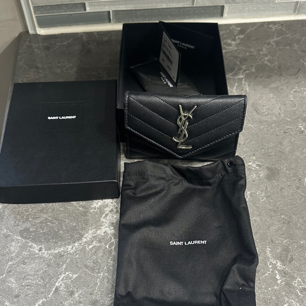Yves Saint Laurent Black Quilted Leather Wallet - Picture 7 of 7